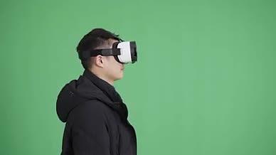 元宇宙VR虚拟现实绿幕拍摄视频的预览图